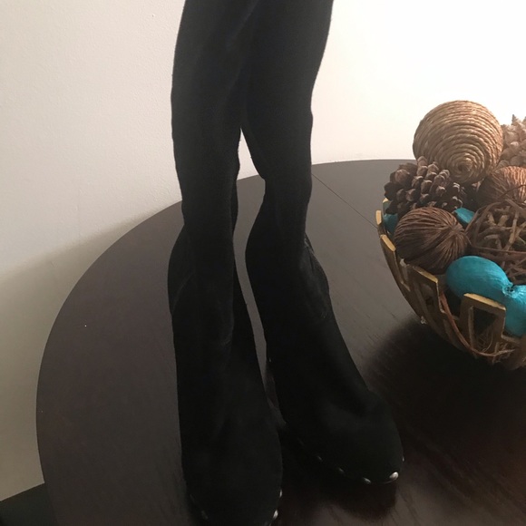 Boots - Picture 3 of 4